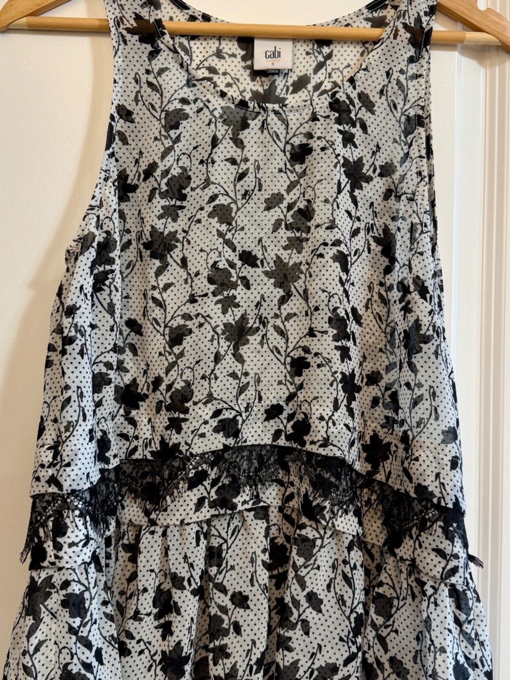 Cabi Everything Top 5907 Sleeveless Dotted Floral Blouse S